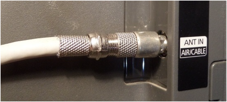 colokan kabel antena tv