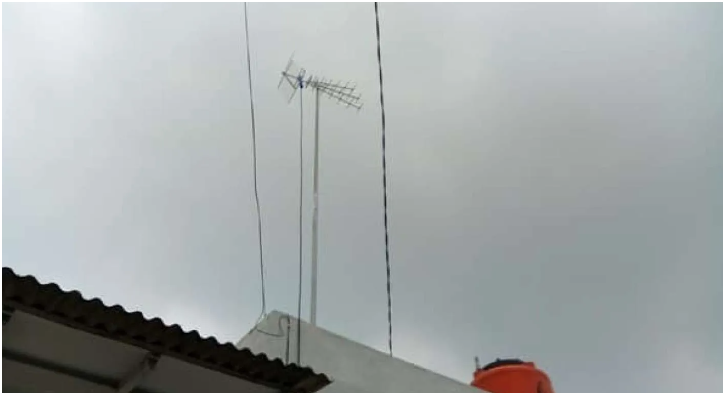 tiang antena tv